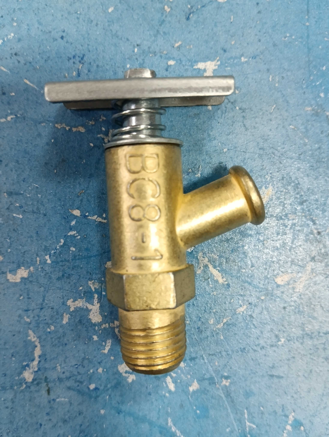 Кран сливной блока