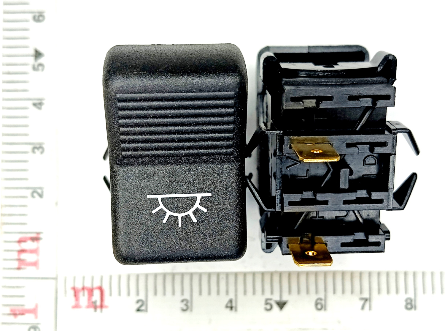 Клавиша выключателя освещения салона КАМАЗ, ГАЗ, ЗИЛ 12/24 В ВК343-01.08