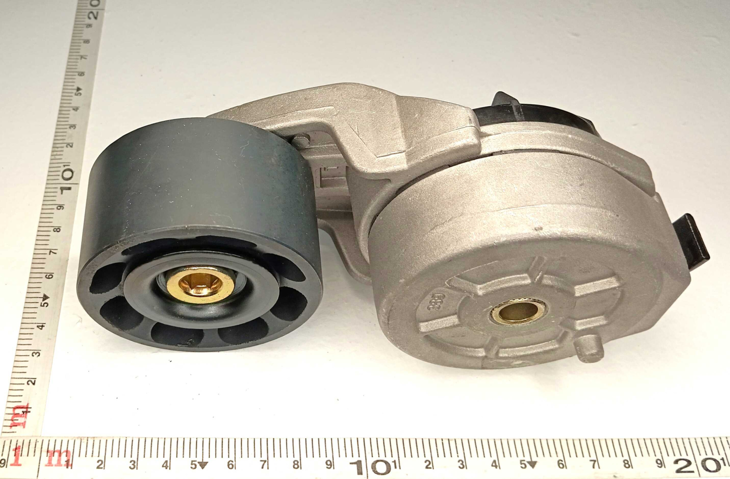 Натяжитель ремня, ролик гладкий Cummins 3922900 