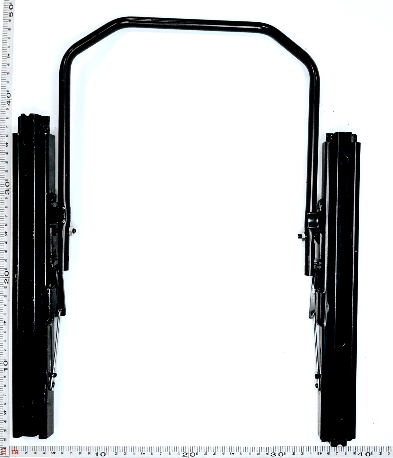 Механизм перемещения сиденья водителя