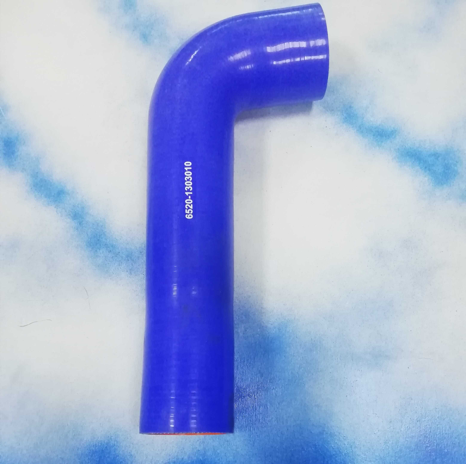 Патрубок верхний 6520 силикон d60х270/130