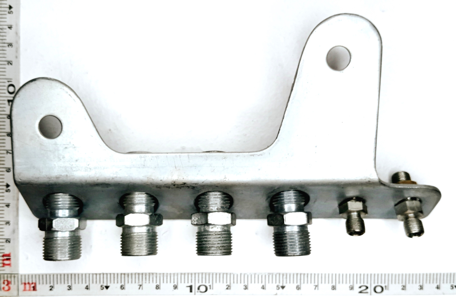 Кронштейн тормозных труб (гребенка)