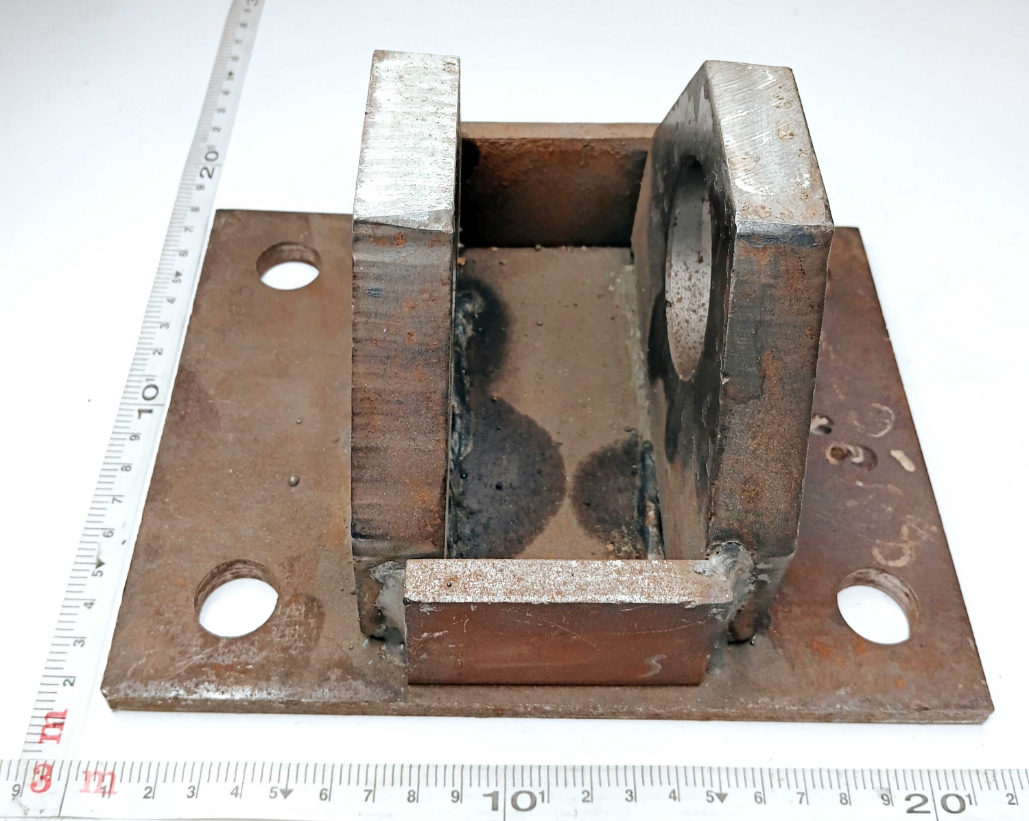 Кронштейн гидроцилиндра 6520