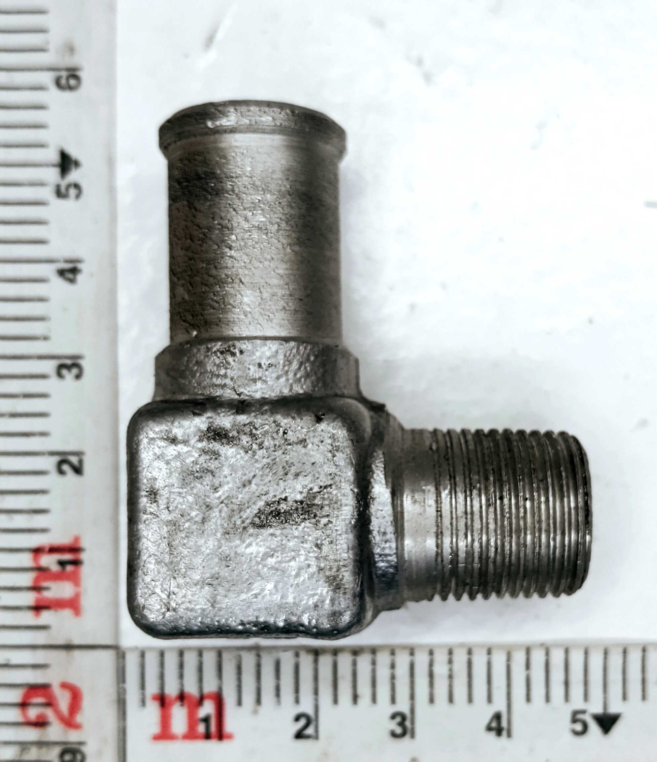 Уголок поддона М16