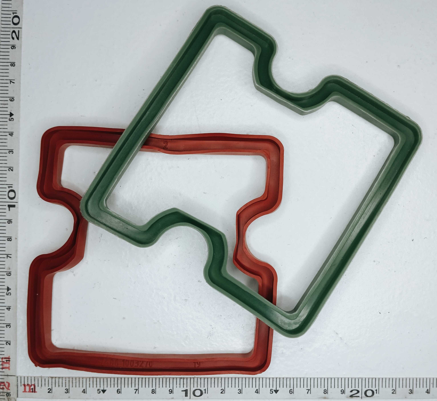 Прокладка крышки клапанов нового образца