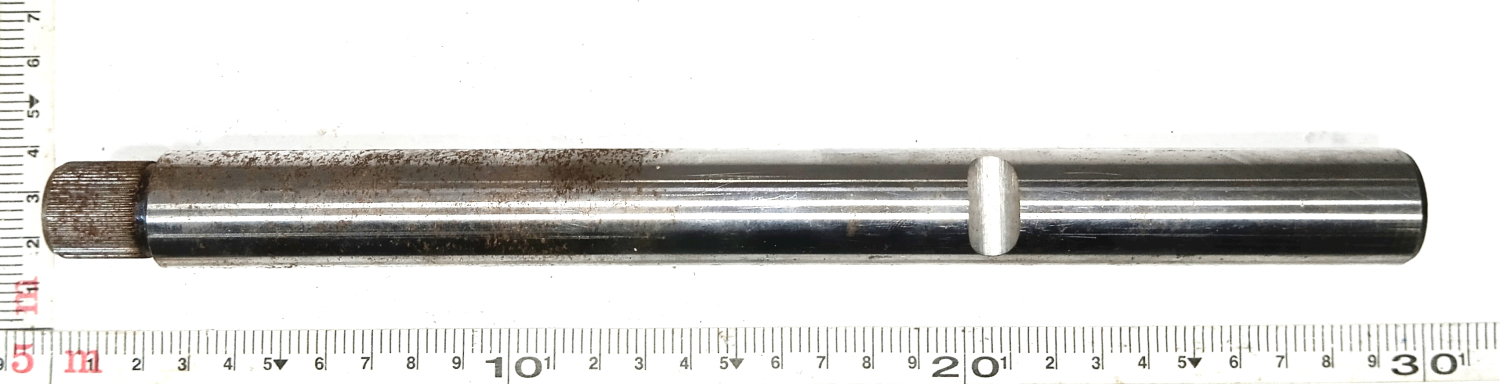 Вал рычага переключения передач 142