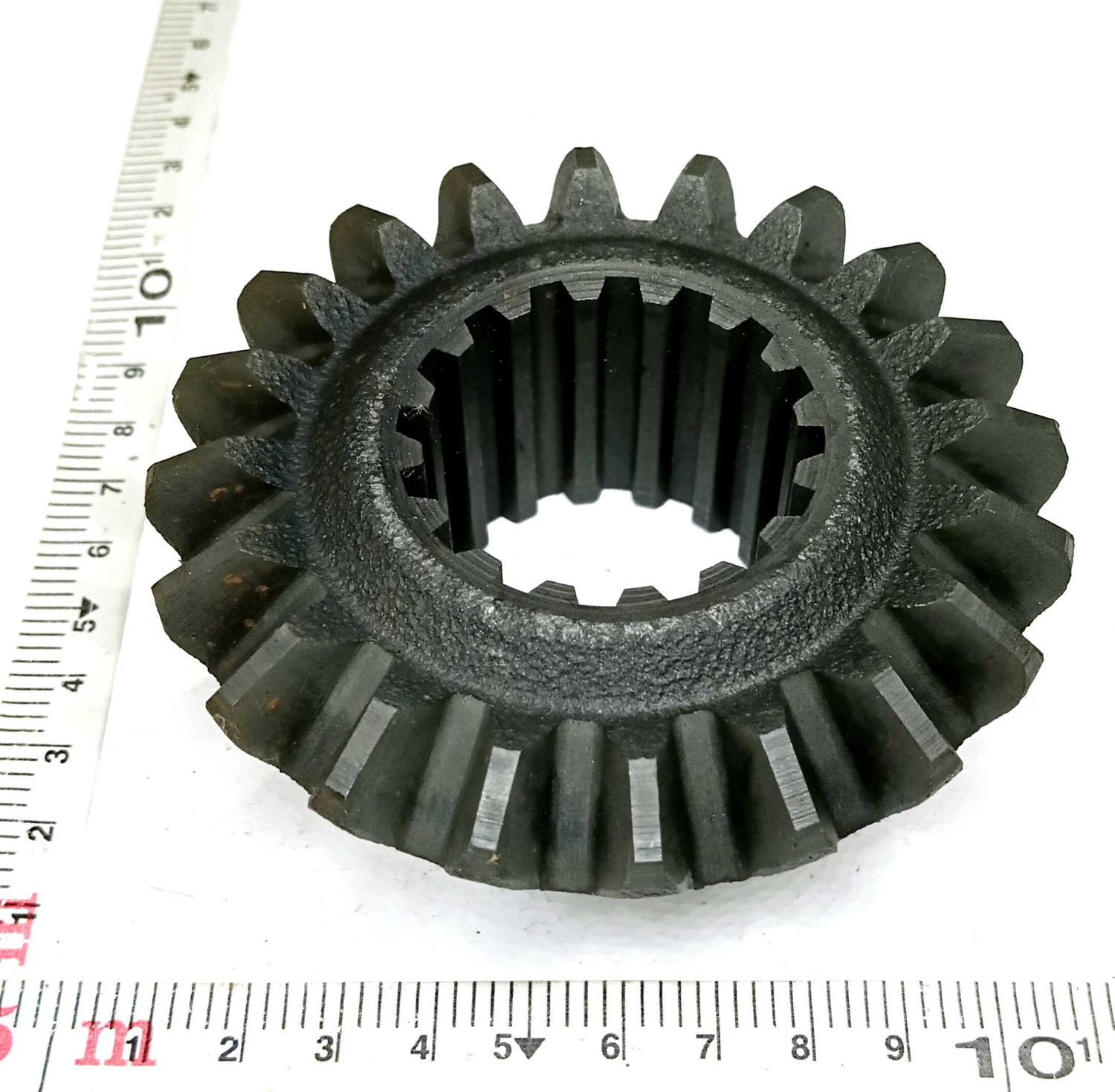 Шестерня коническая привода заднего моста 