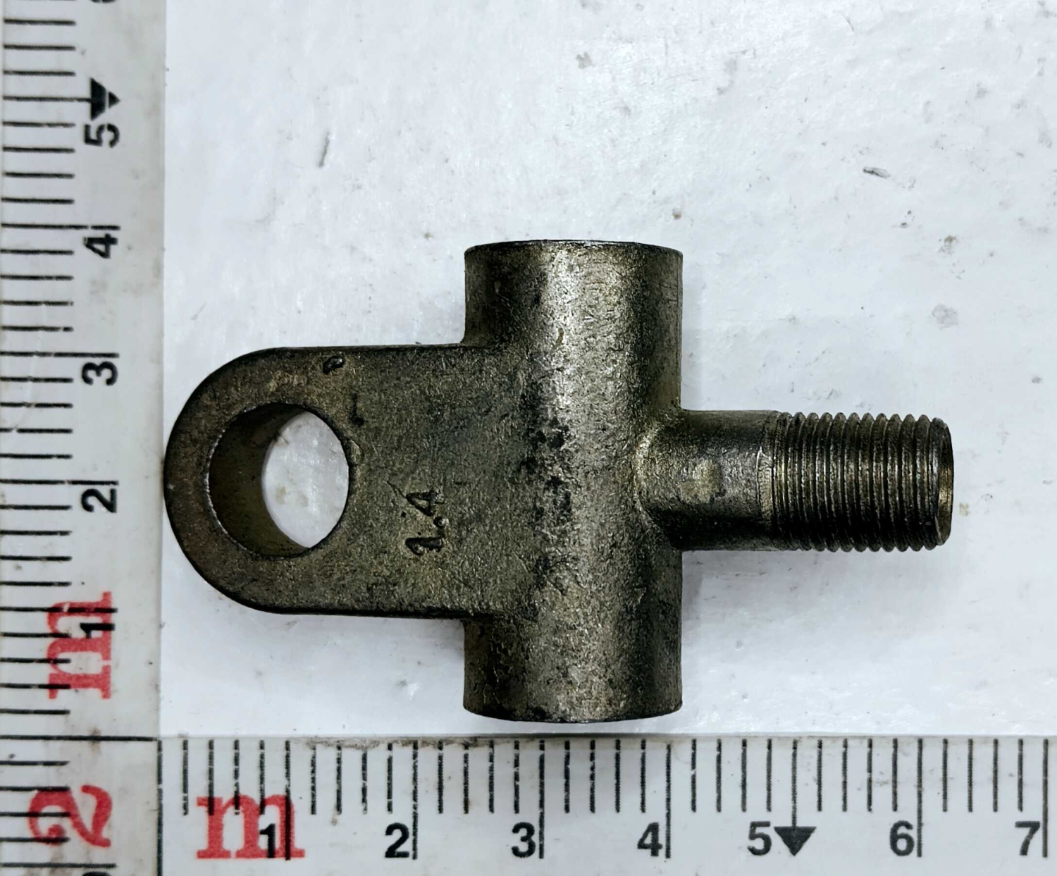 Тройник топливных трубок