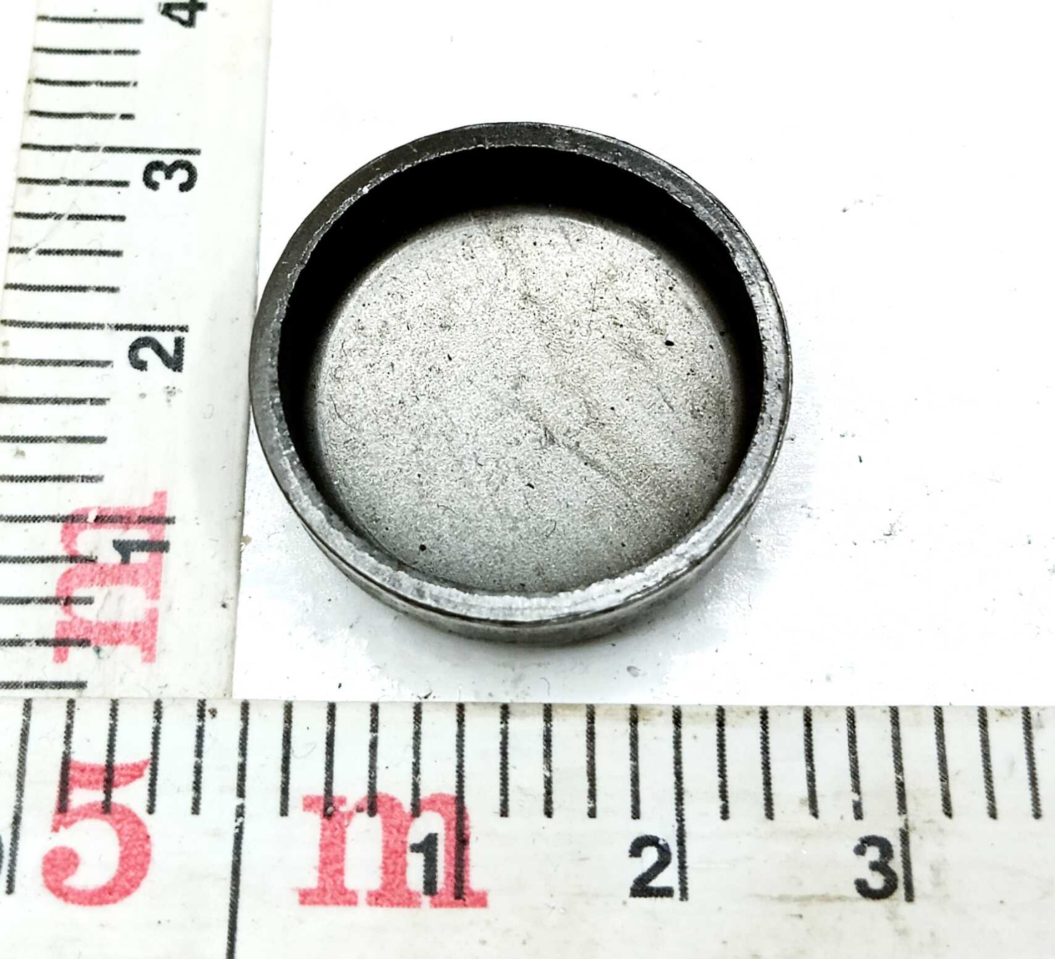 Заглушка чашечная d25