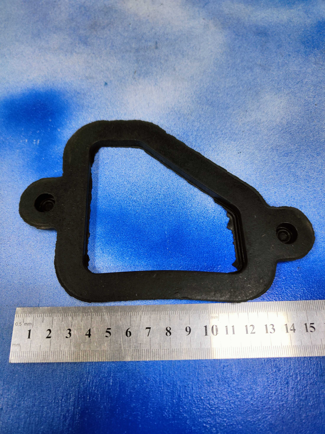 Прокладка коллектора резиновая треугольная