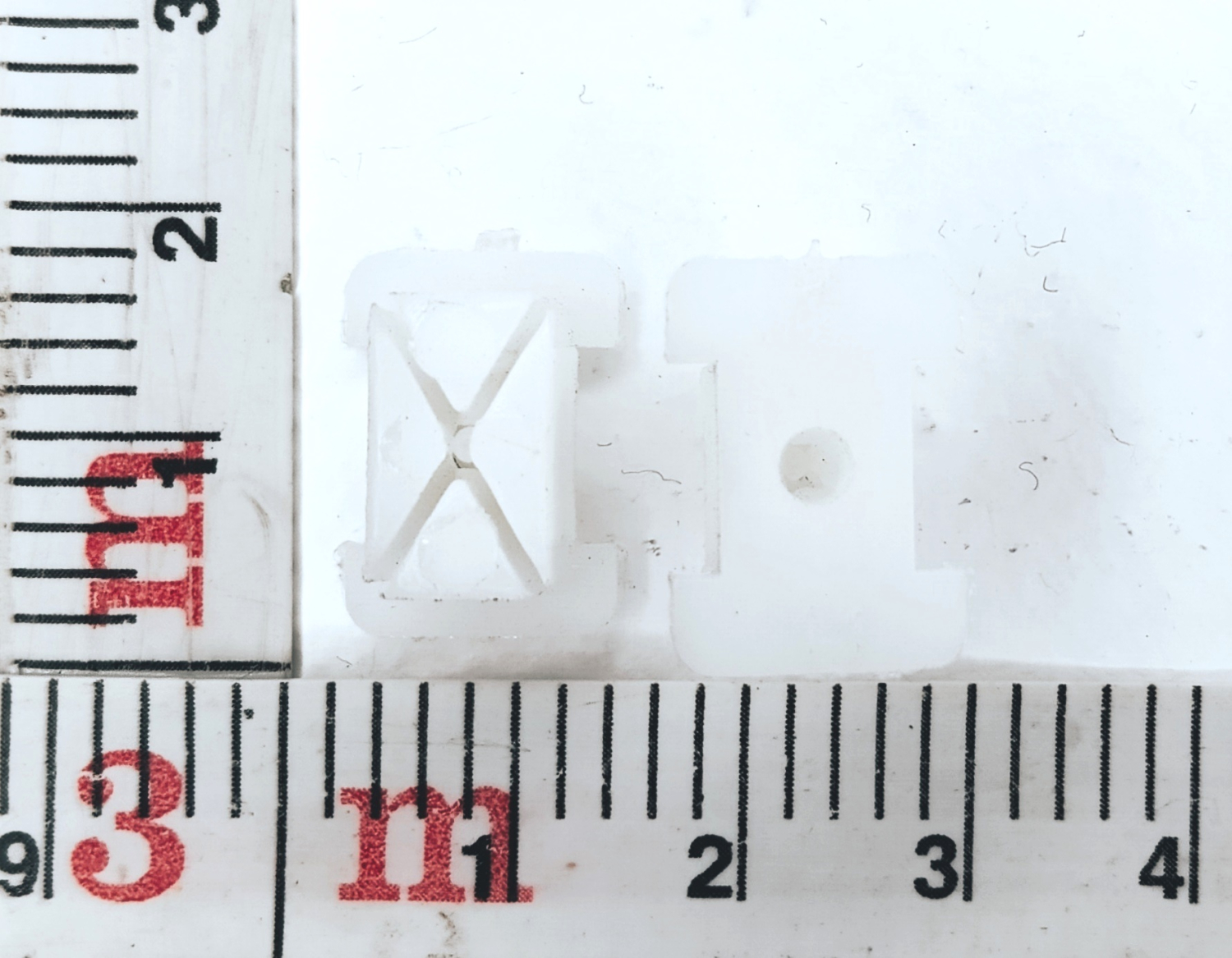 Вставка под саморез (клипса)