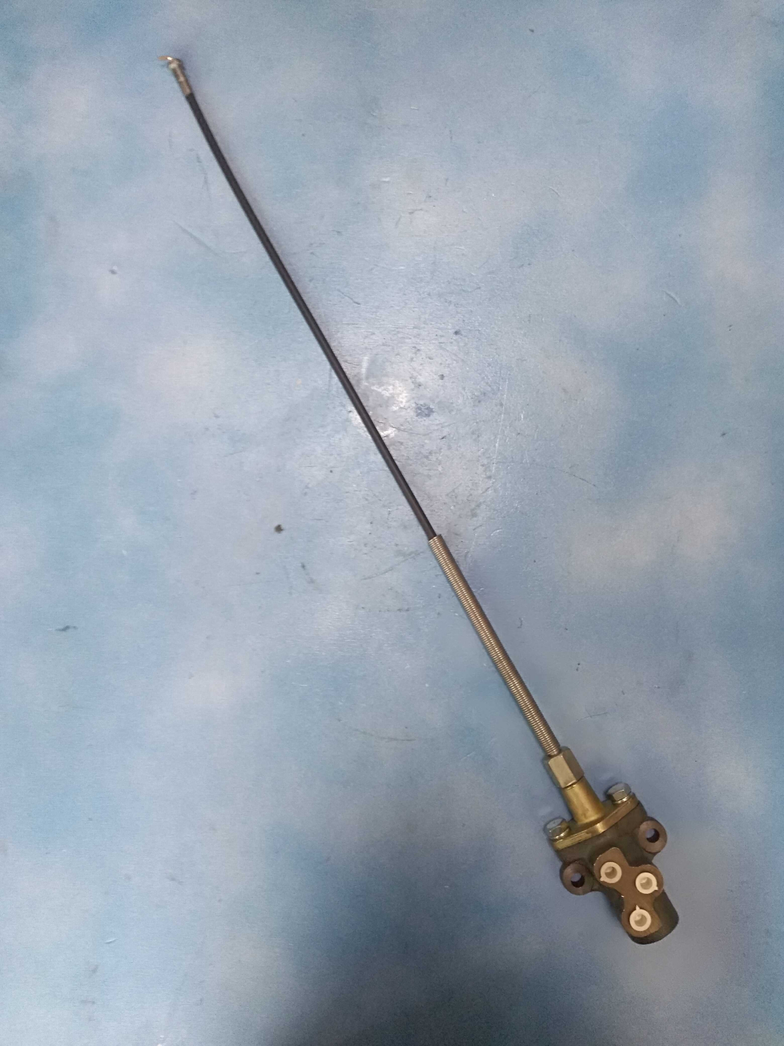 Кран управления делителем с тросом