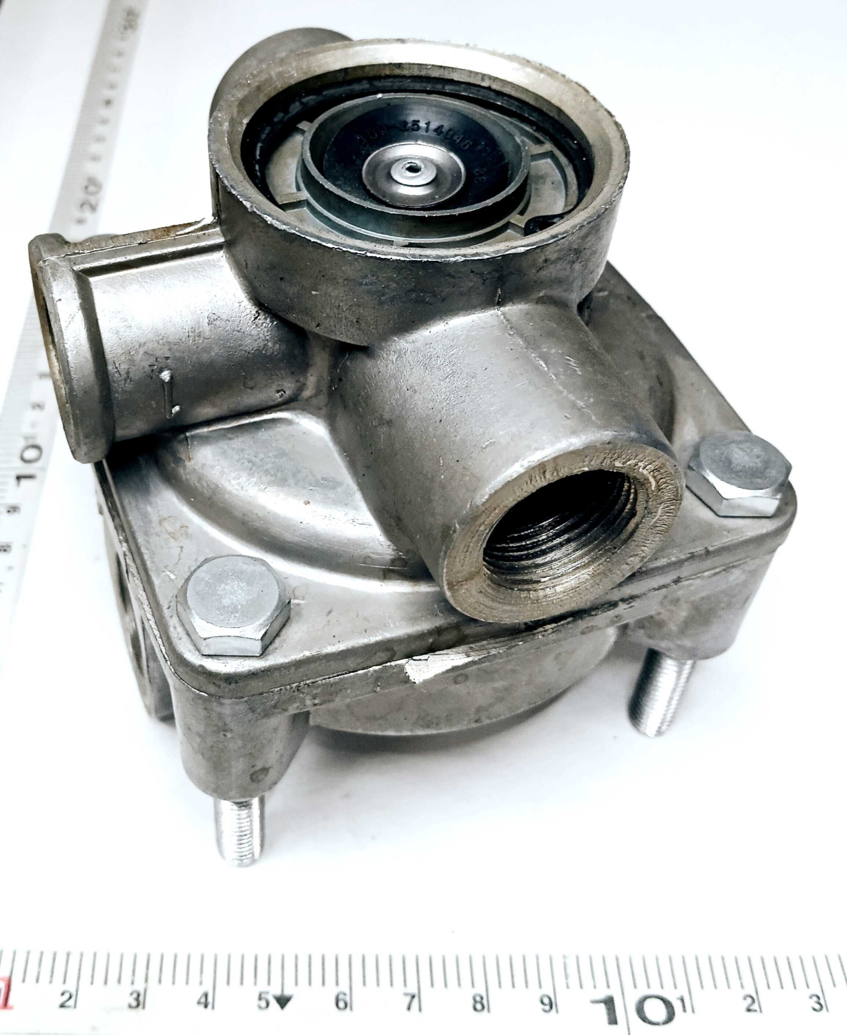 Клапан ускорительный