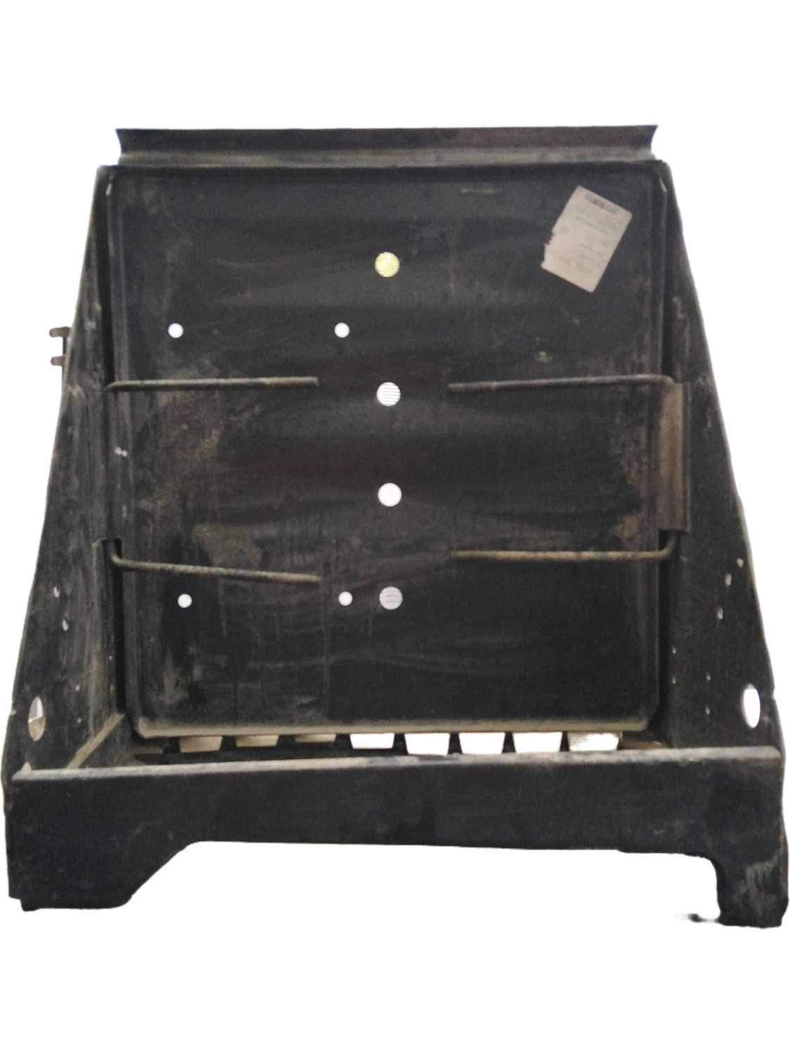 Гнездо батарей (АКБ)