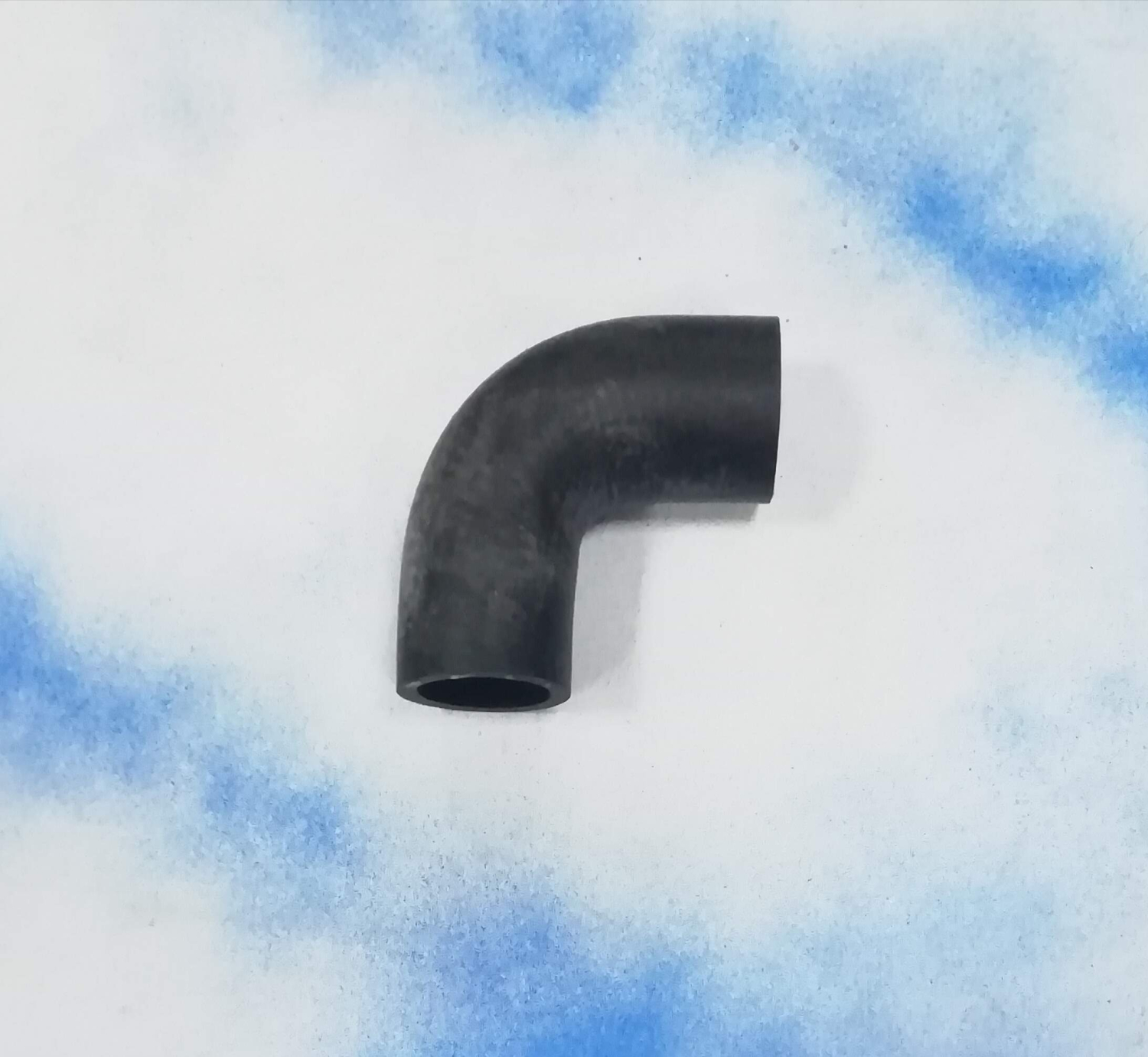 Патрубок расширительного бачка