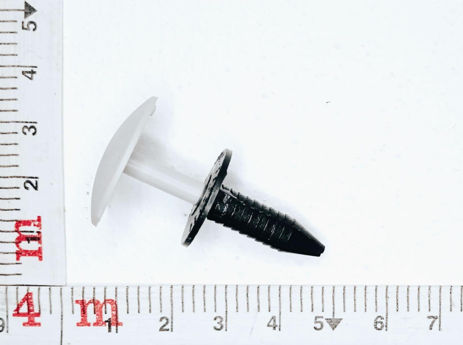 Клипса обшивки кабины Евро