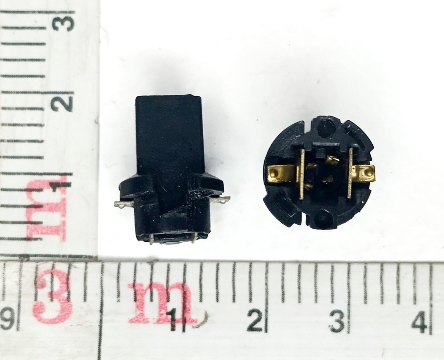 Патрон пластмассовый малый с лампой Евро запаяный