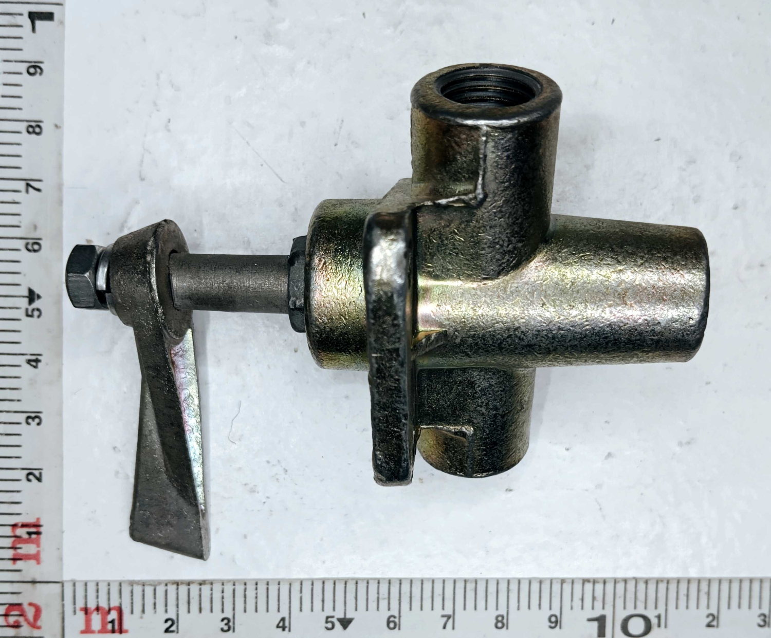 Кран переключения бака топливного