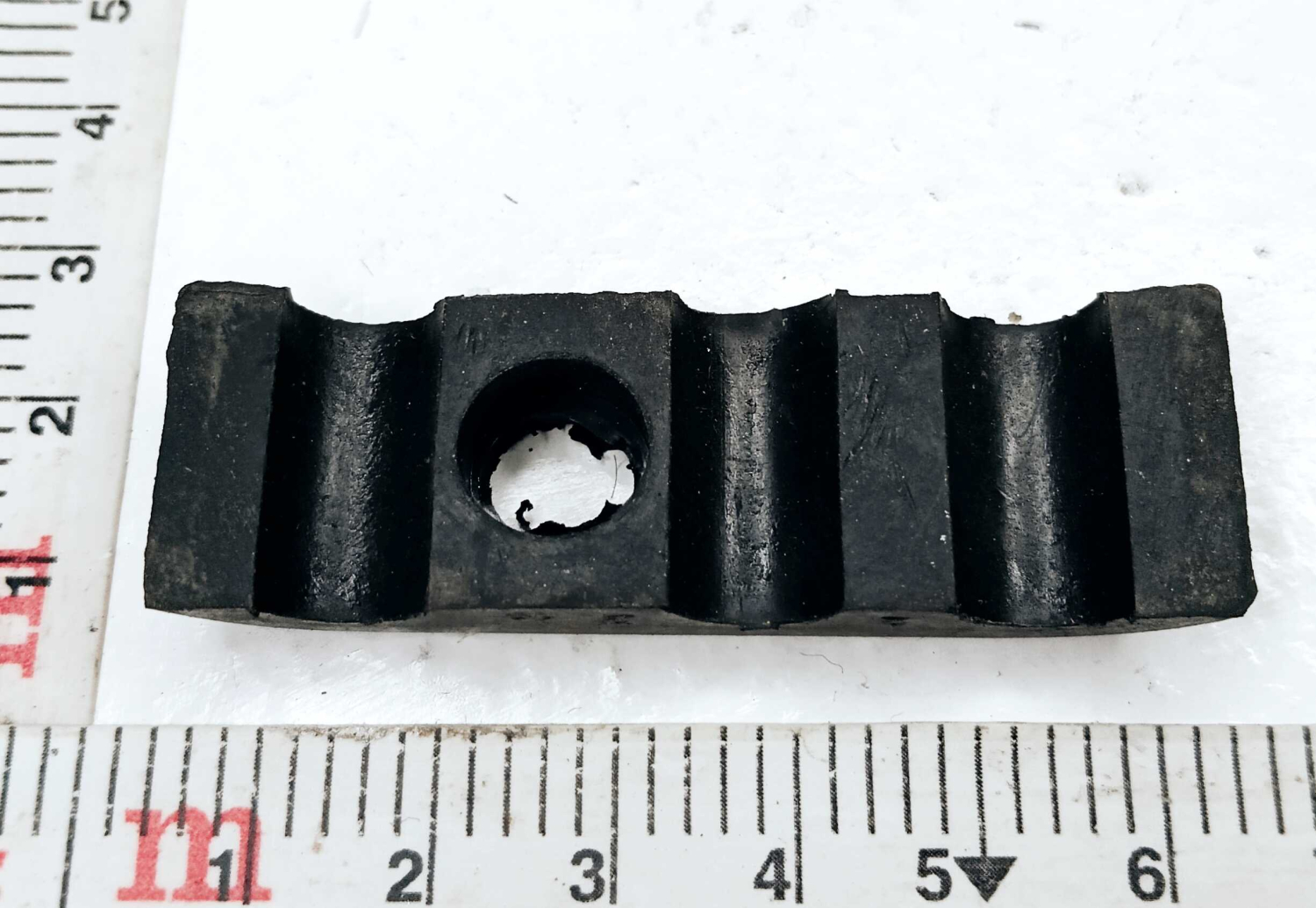 Прижим трубок тройной