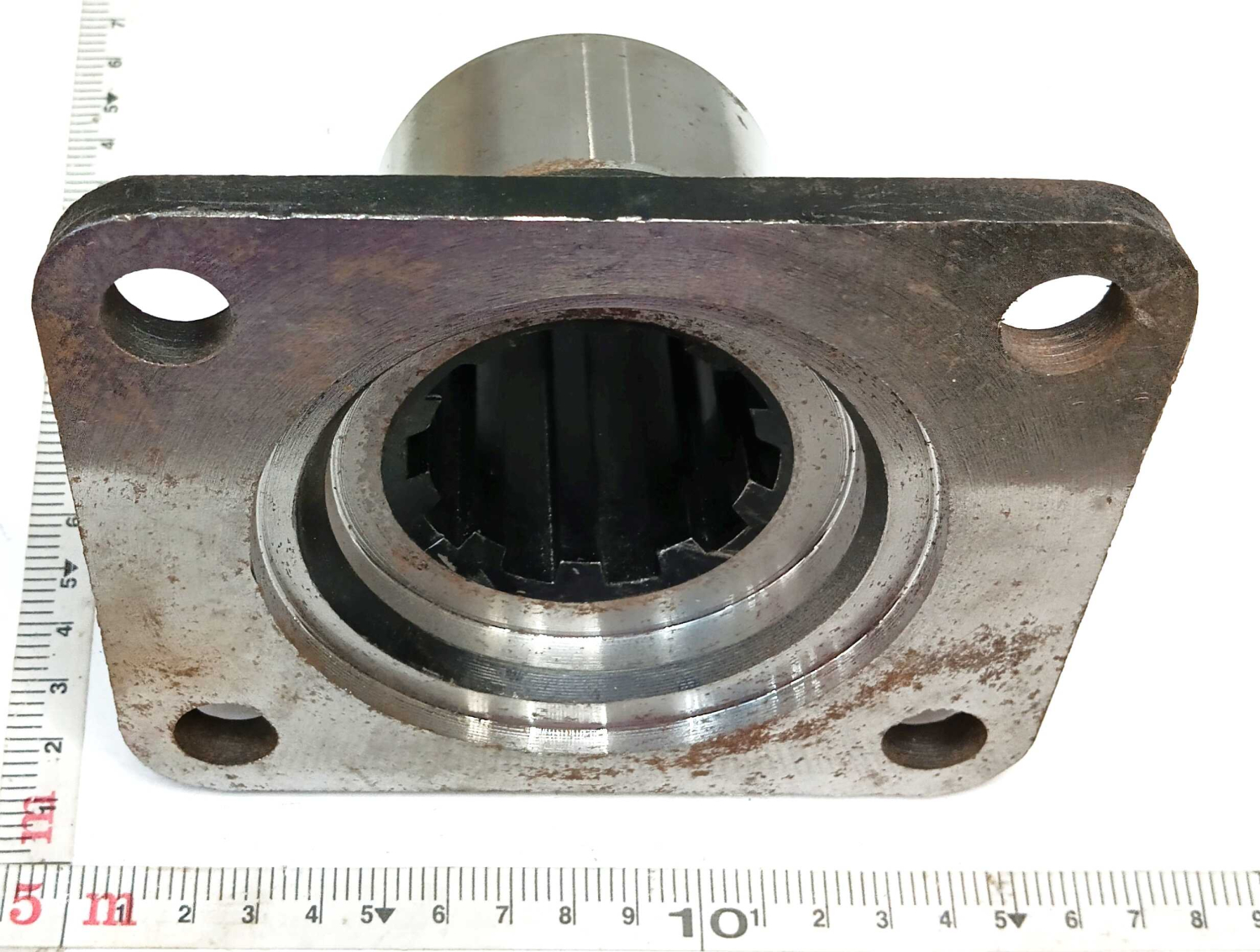 Фланец КПП (квадратный 4 отв)