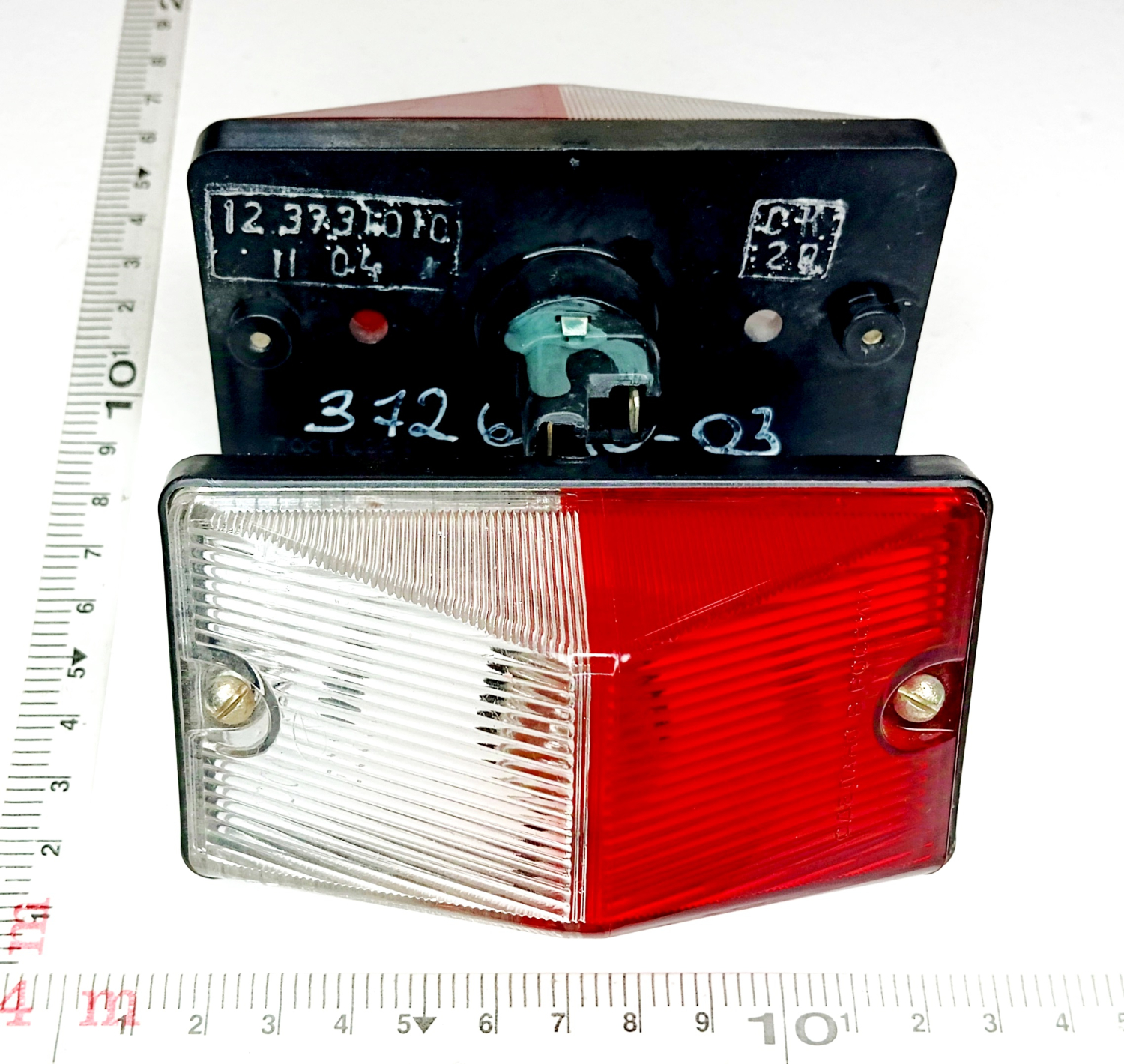 Фонарь красно-белый