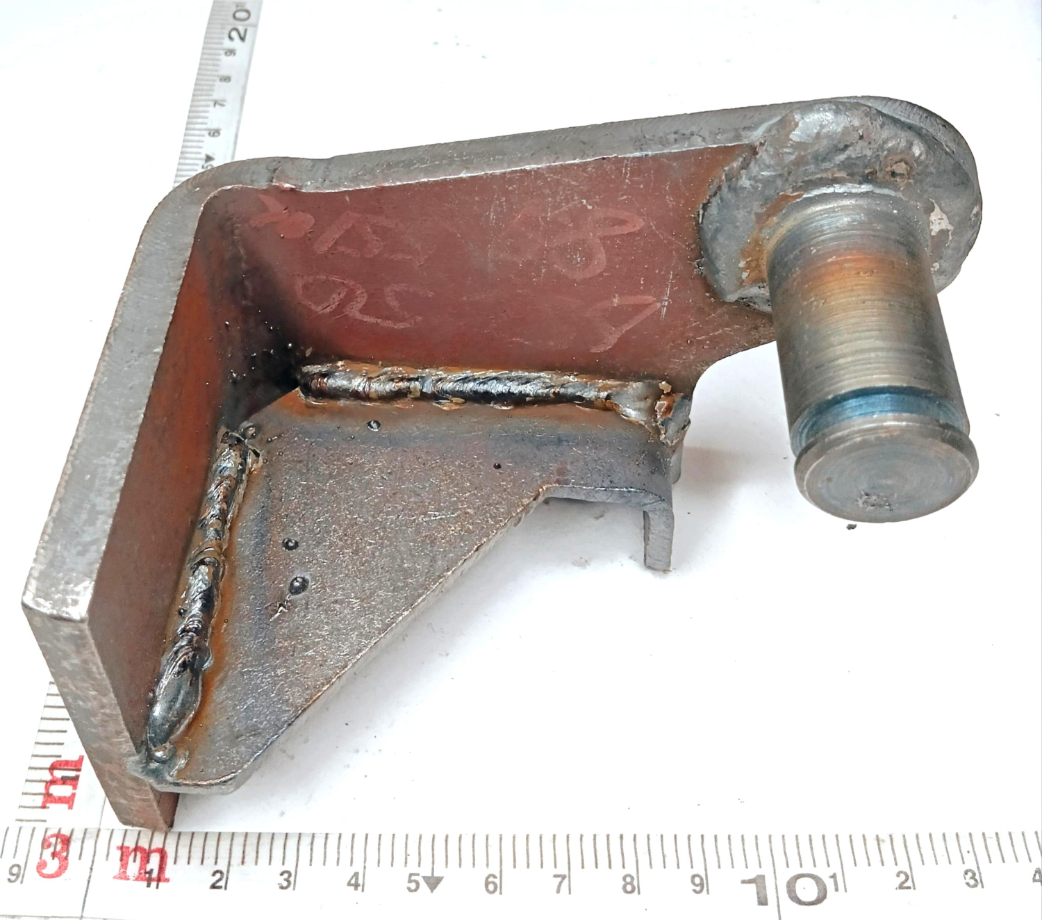 Кронштейн запора правый