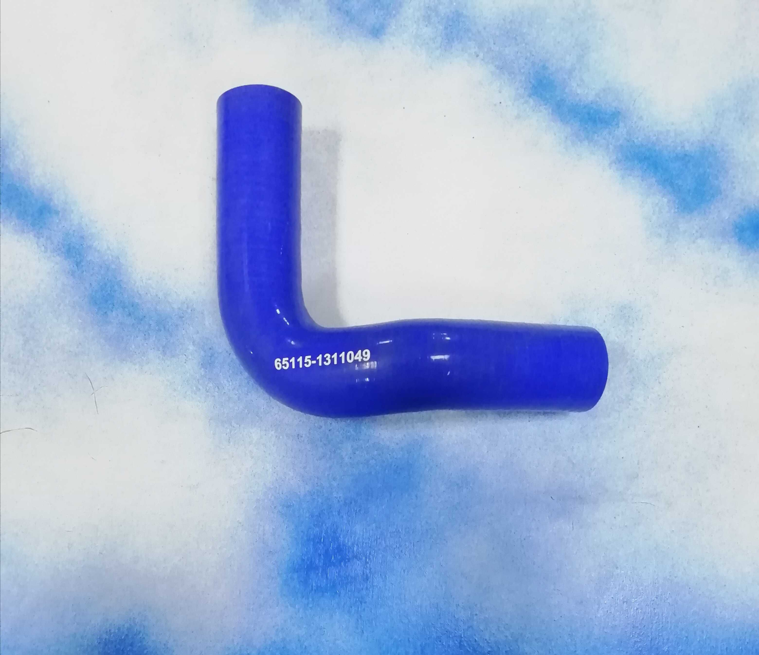 Патрубок расширительного бачка силикон 65115