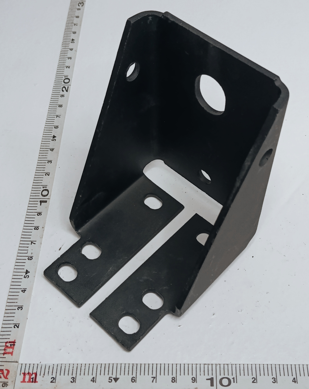 Кронштейн подвески радиатора 