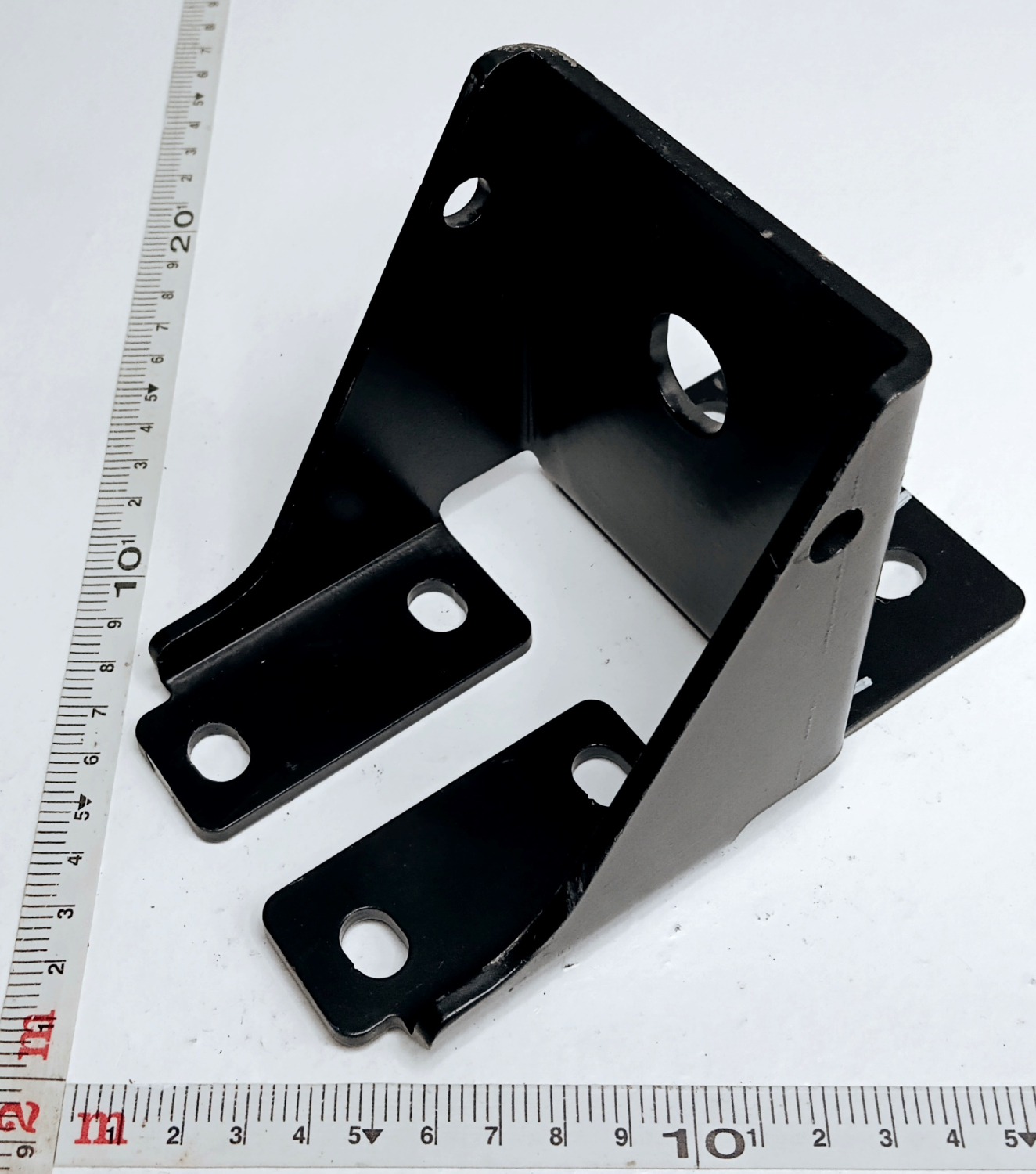 Кронштейн подвески радиатора правый