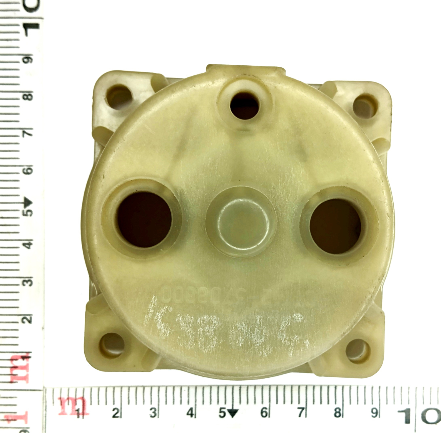 Крышка реле втягивающего