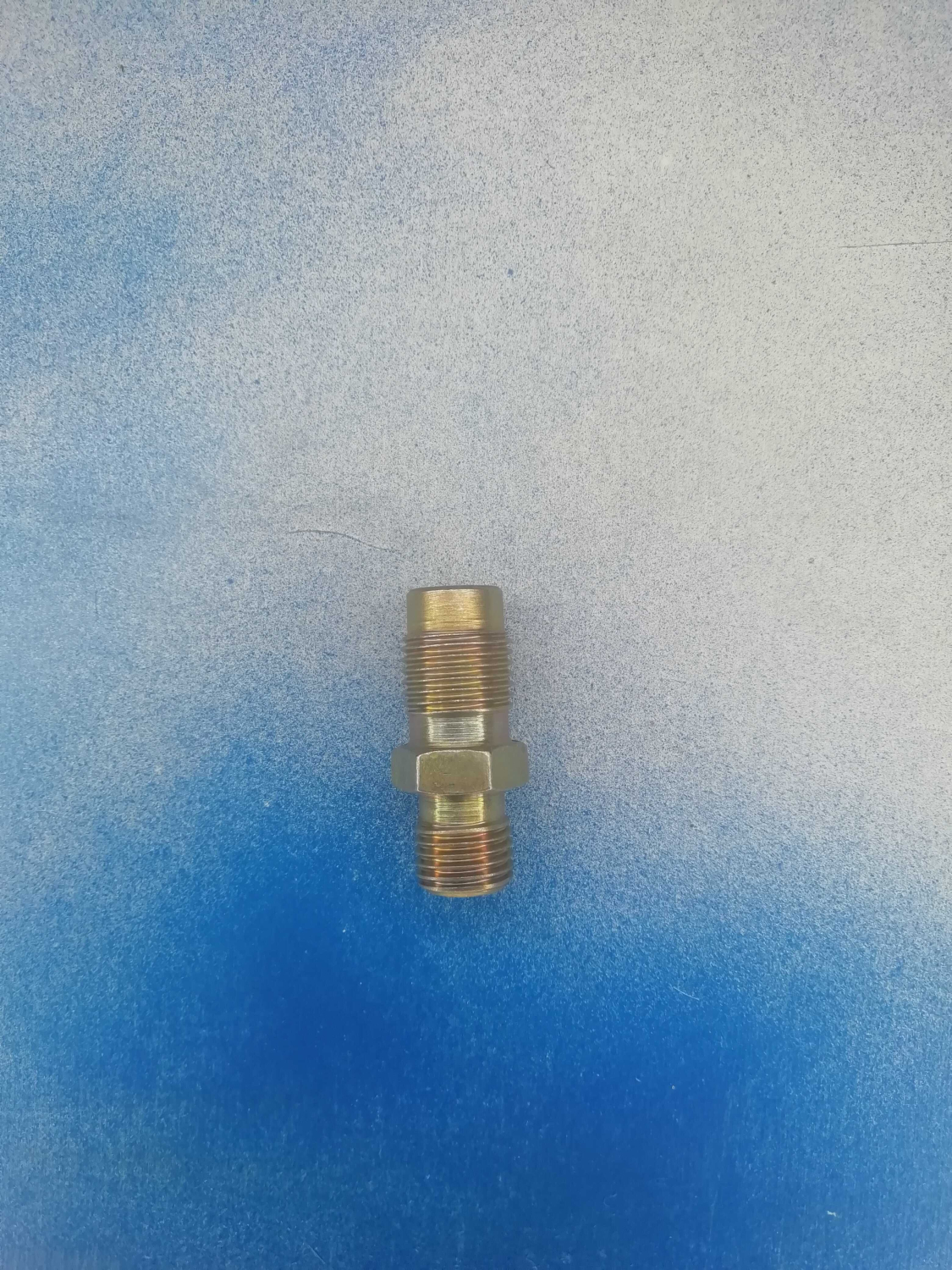 Штуцер форсунки