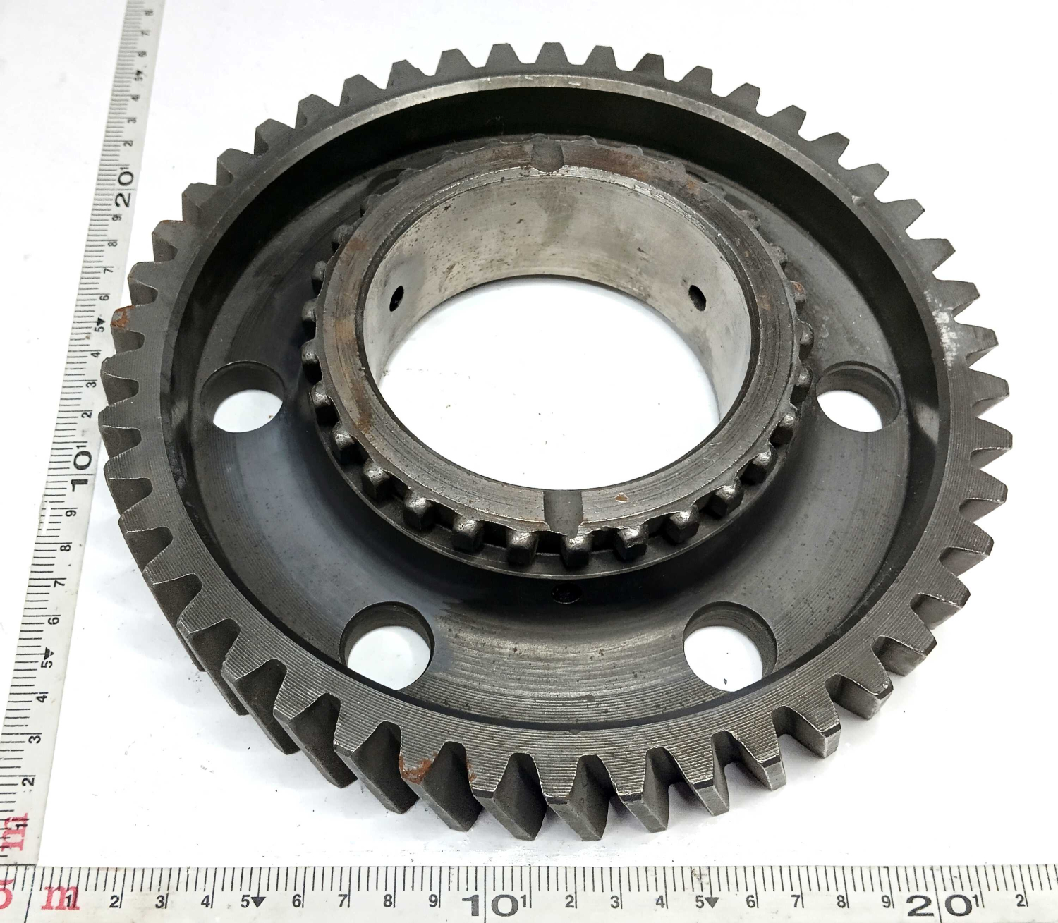 Шестерня заднего хода вторичного вала