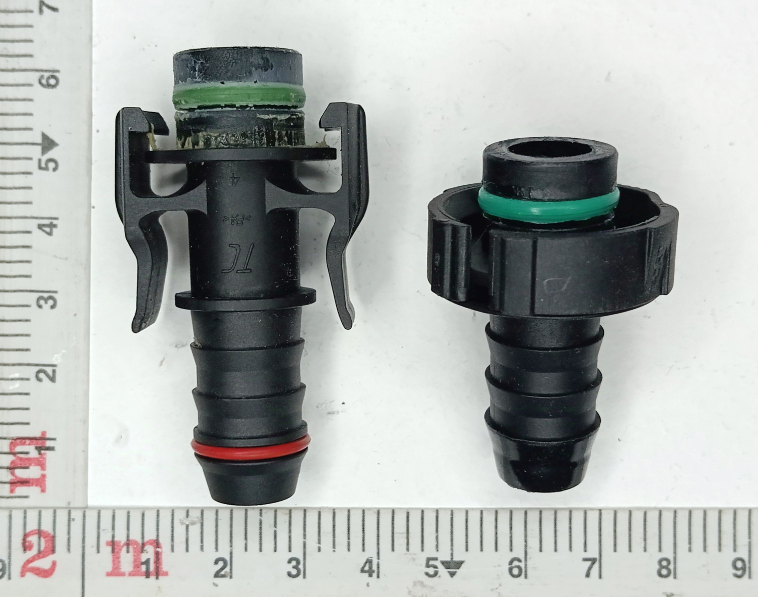 Штуцер быстросъемный топливной трубки D-16 (прямой) под Ø12 трубку