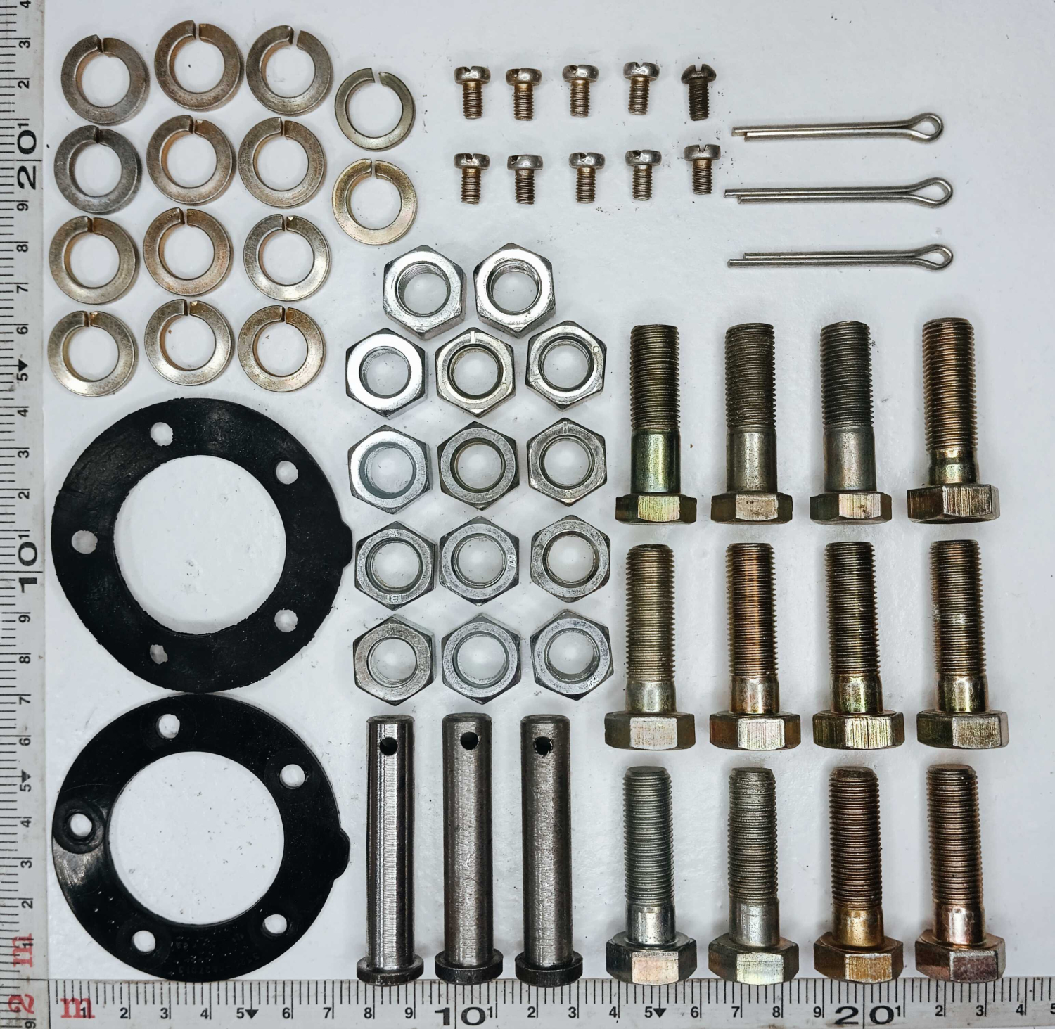 Комплект метизов на 3 кронштейна