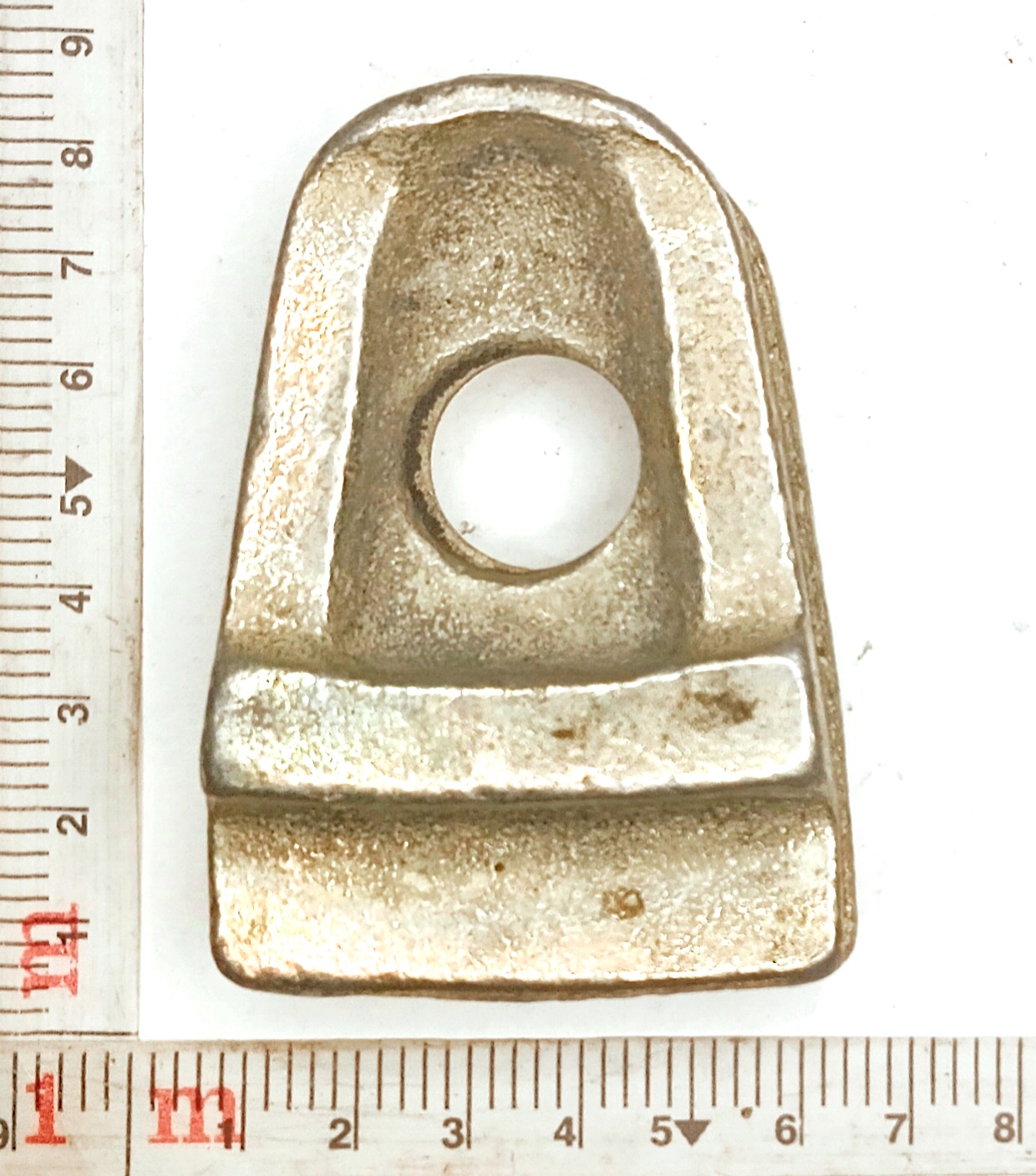 Прижим переднего колеса 