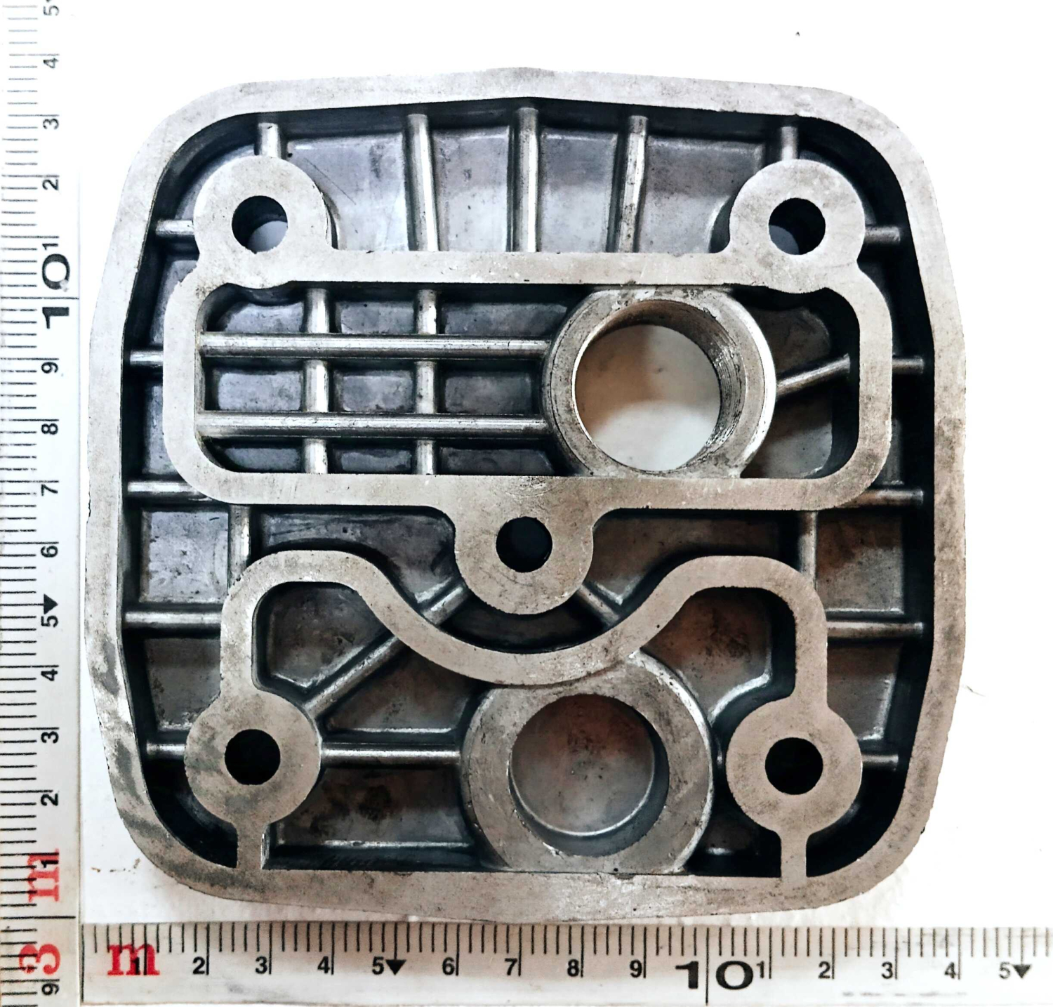 Крышка головки одноцилиндрового компрессора