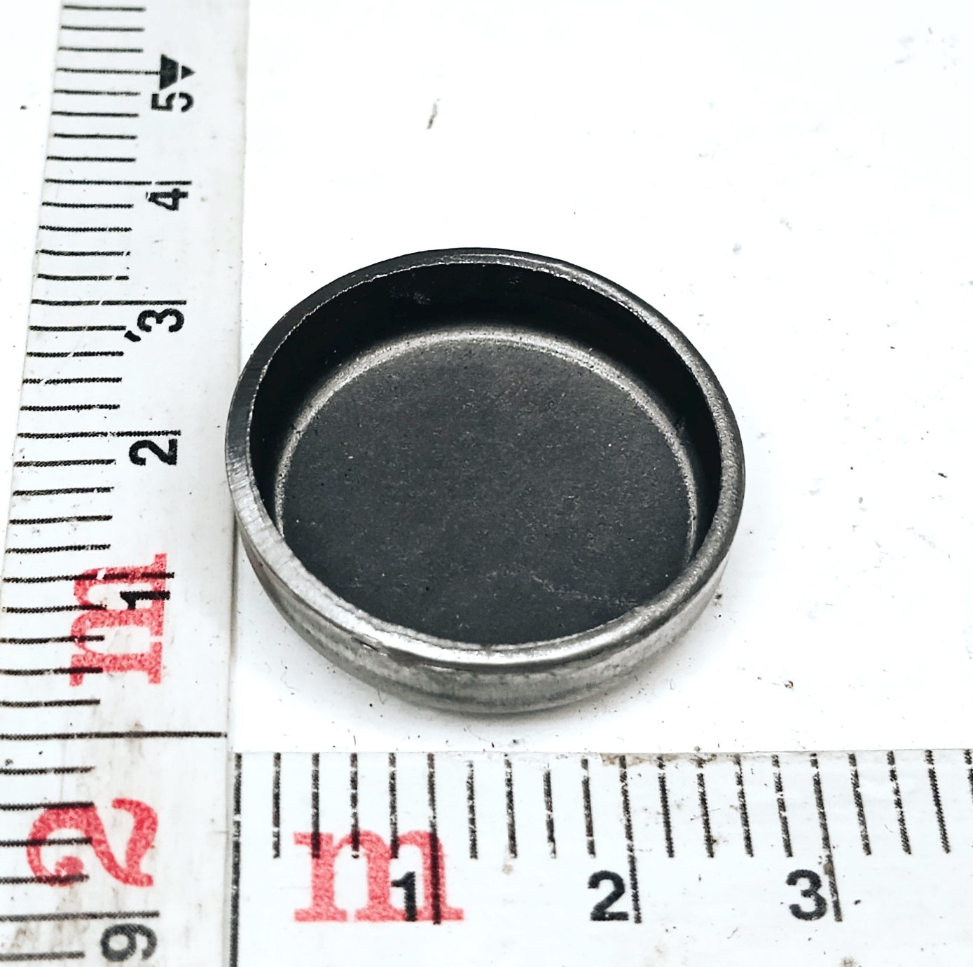 Заглушка чашечная d28