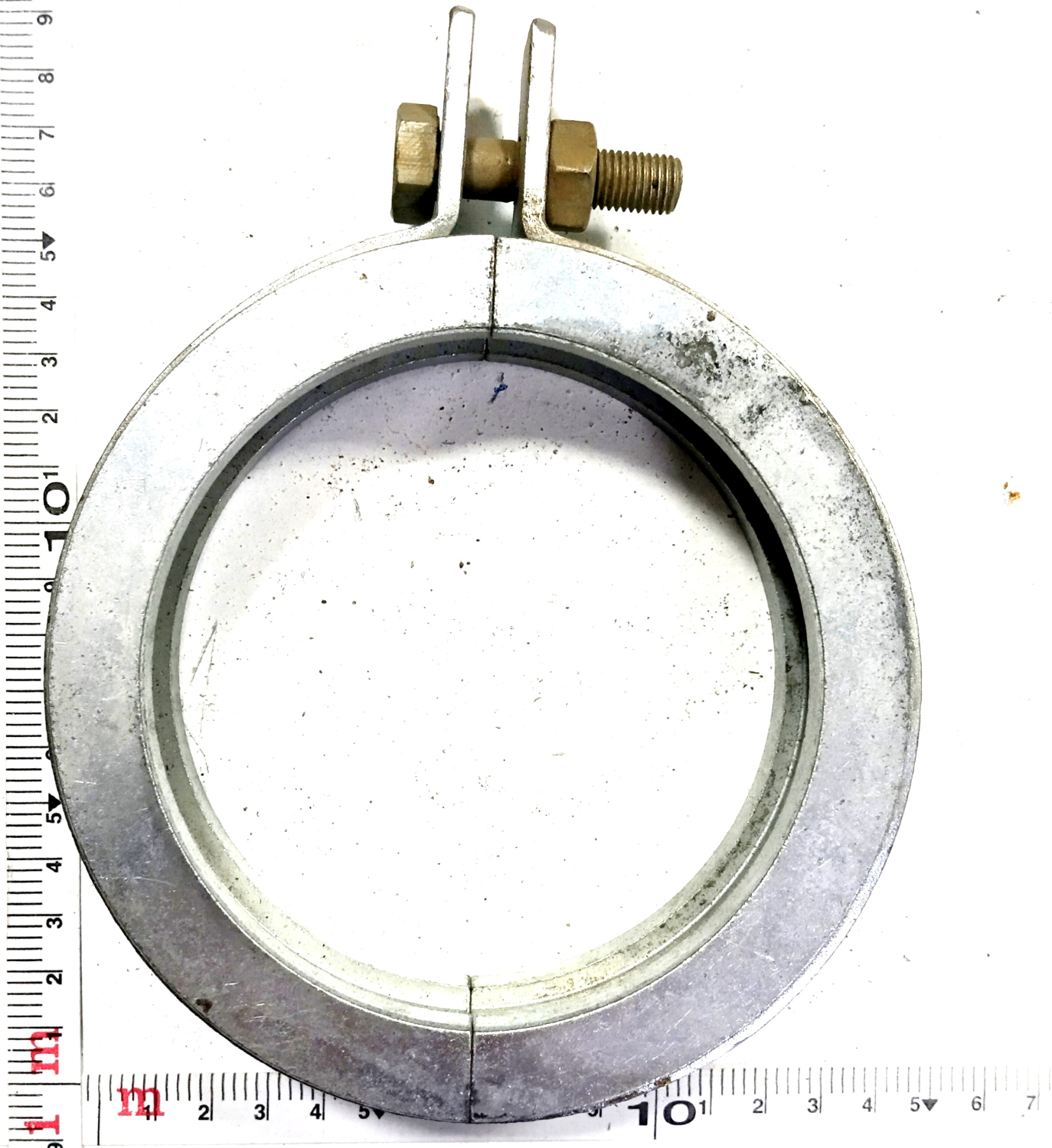 Хомут гидроцилиндра в сборе
