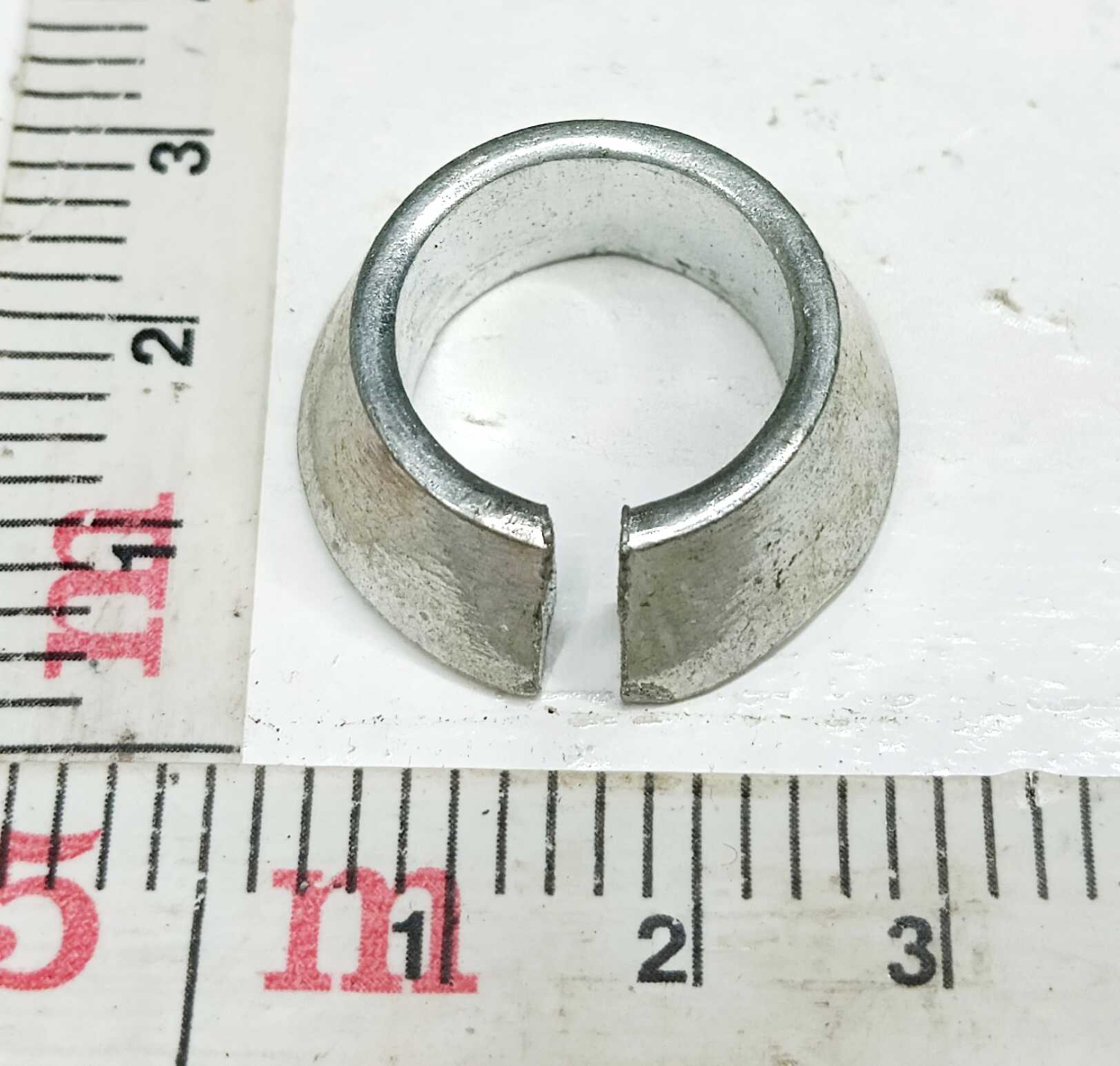 Втулка разжимная конусная М16 на шпильки полуоси