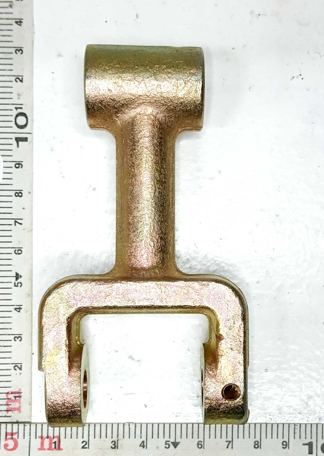 Кронштейн поворотной тяги 152